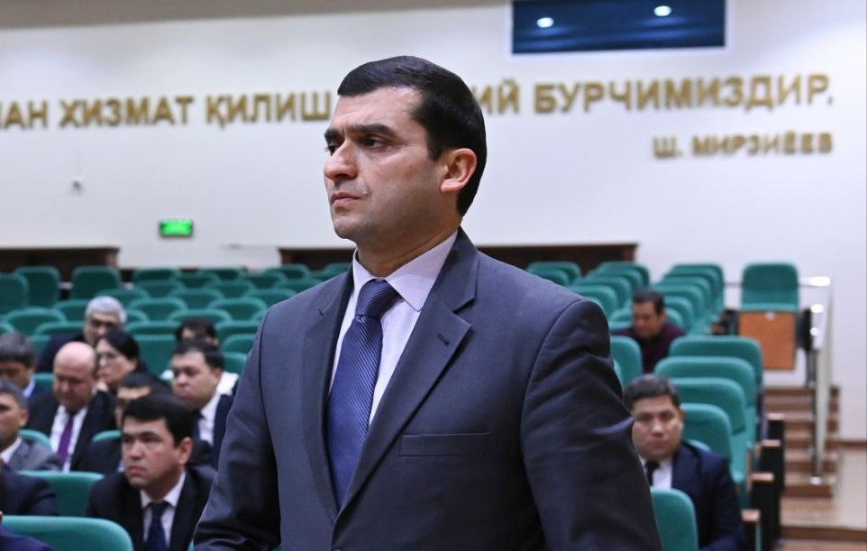 Административ “рокировка”: Президентдан ҳайфсан олган Худаяров вазир бўлмоқда