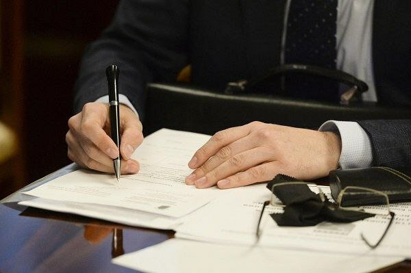 “Tuya goʻshti yegan” loyiha: O‘zbekistonda mansabdor shaxslarning daromadi deklaratsiyasi bo‘yicha qonun tayyorlangani aytilmoqda