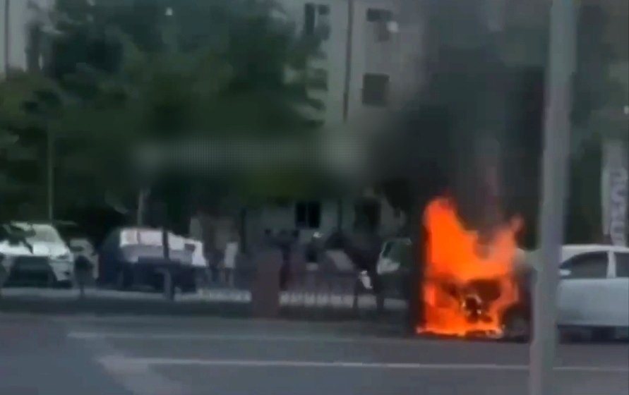 Yurib ketayotgan avtomobil nega yonib ketdi?!