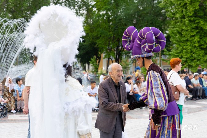 Сезон фонтанов открыт- фоторепортаж