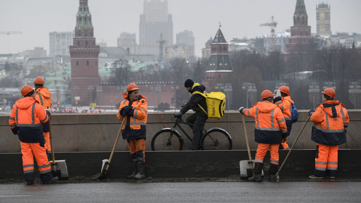 Россияда ўзбекистонликларни меҳнатга жалб этиш бўйича янги қарор қабул қилинди