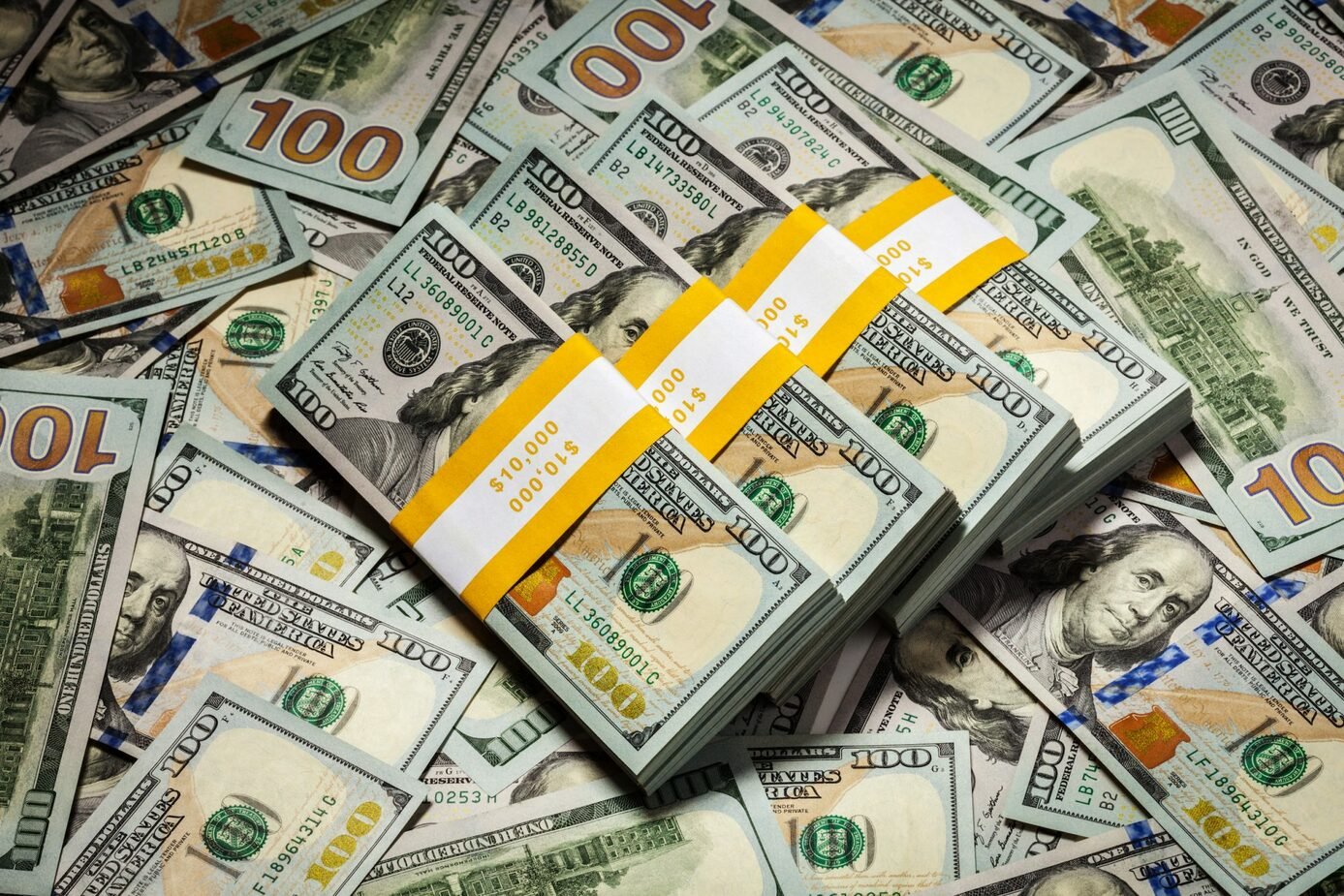 2027-yilda Oʻzbekistonda dollar kursi 15 000 soʻmgacha koʻtarilishi kutilmoqda
