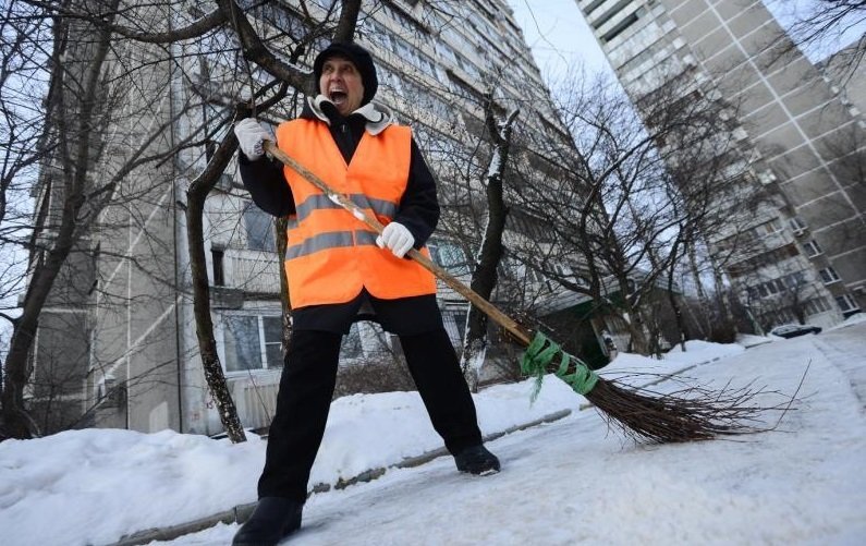 100 ming rubldan ortiq maosh: Moskvada dvorniklarning maoshlari ofis xodimlarining maoshlariga yetib oldi