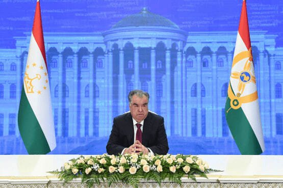 Emomali Rahmon tojikistonliklarni vatan himoyasiga shay turishga chaqirdi