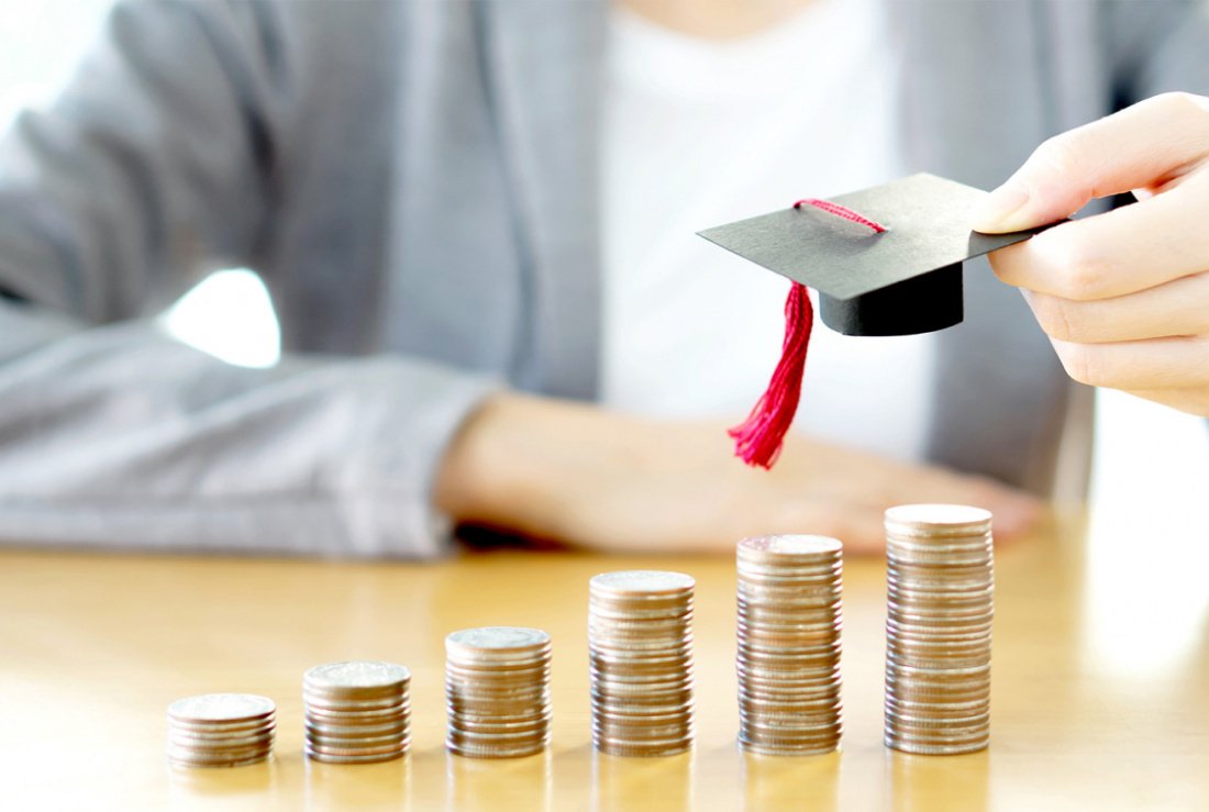 yigitlar bir-birining jinsiy azosini paypaslaydi