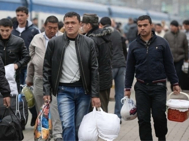 Noqonuniy muhojirlarga Rossiyani tark etish uchun vaqt berildi