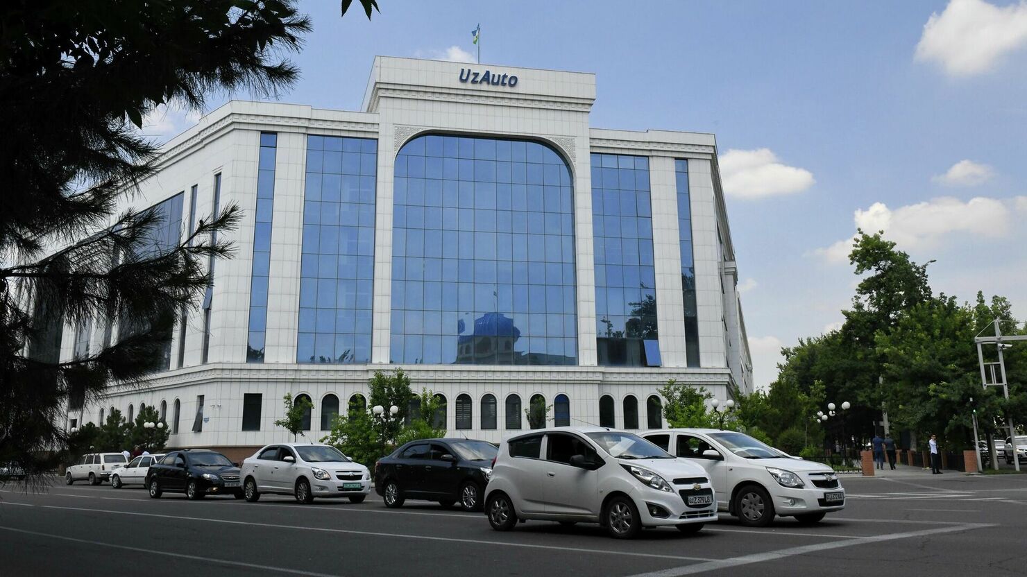 UzAuto’ning 38 ta korxonasi sotuvga qo‘yildi