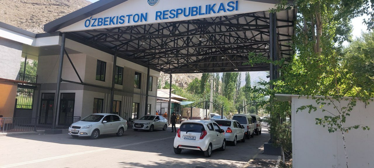 Shohimardonga kirishda joylashgan “Oq-qiya” bojxona punkti endi tun-u kun ishlaydi
