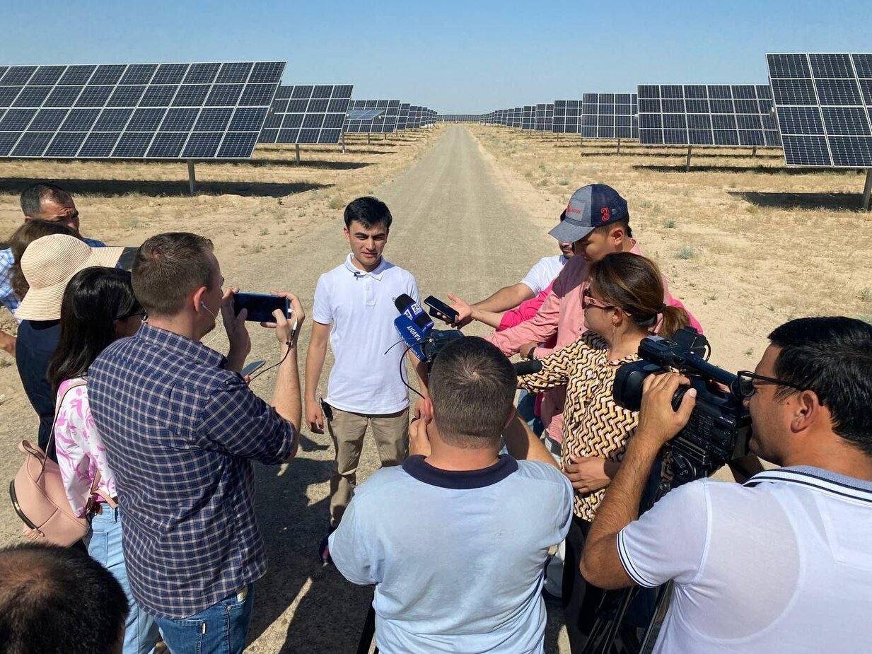 “Биринчи қалдирғоч” қуёш фотоэлектр станциясига пресс-тур ташкил қилинди
