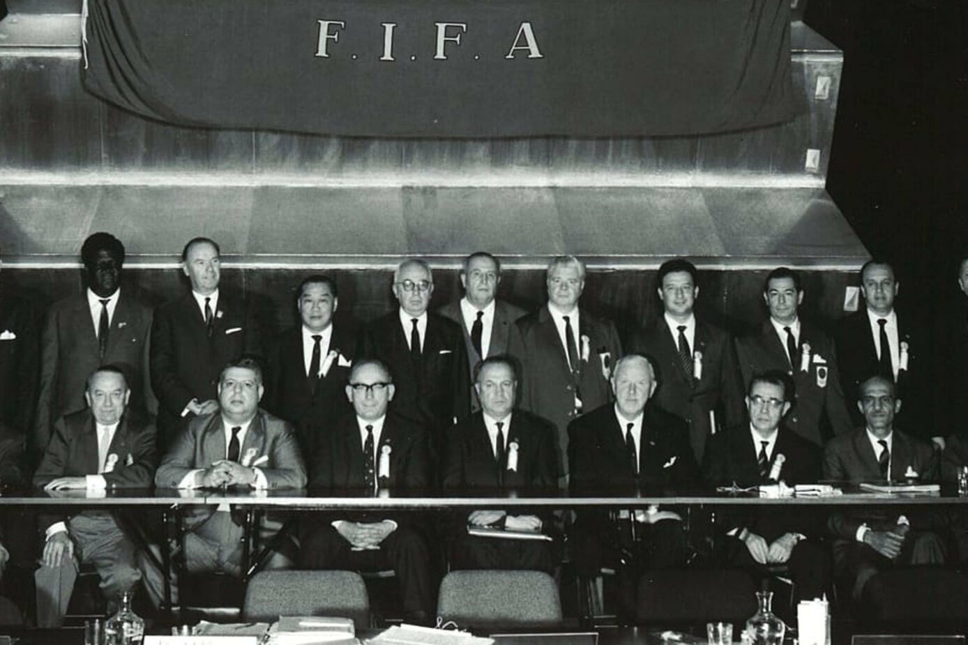Yashil maydon qirolligi 122 yoshda: FIFA aslida boshqa maqsadda ochilganligini bilarmidingiz?
