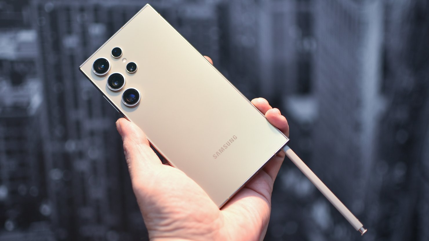 O‘zbekistonliklar Galaxy S25 Edge’ni birinchilar qatorida xarid qiladi