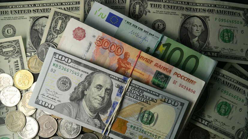 Dollar ulushi kamayib, rublniki ko‘tarildi
