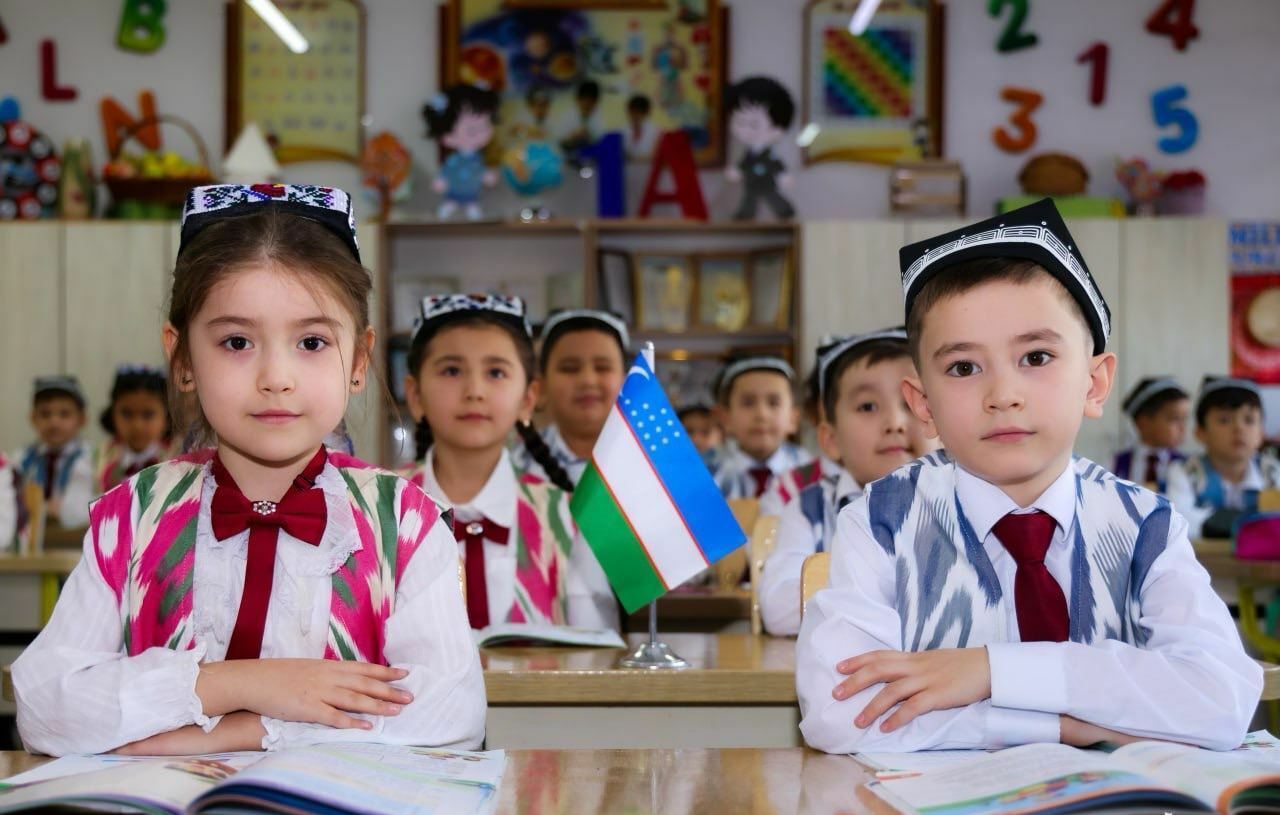 Maktablarda juma kunlari milliy kiyim kiyish majburiy bo‘ldimi?