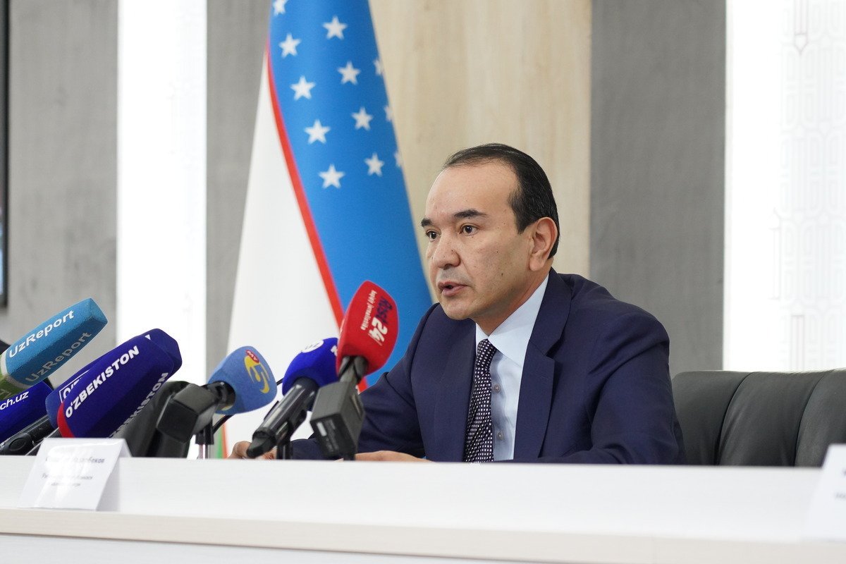 50 yoshli odamga bog‘chada gapiradigan, maktabda o‘rgatadigan narsalar bilan vazir shug‘ullanishi kerakmi? — Nazarbekov