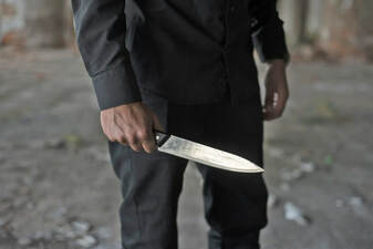 Er-xotin jinsiy aloqa uchun erkak bilan uchrashadi.