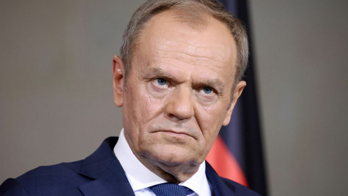 Rossiya maxsus xizmatlari butun dunyo bo‘ylab samolyotlarda teraktlar seriyasini tayyorlagan – Tusk