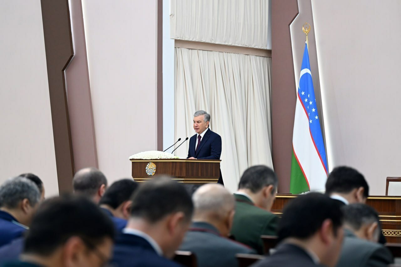 “Kimlar, ketib, kimlar qolmadi?”: Prezident boshchiligidagi yig‘ilish qanday o‘tdi?