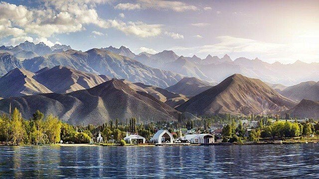 Issiqko‘l 6 tonnalik chiqindidan tozalandi
