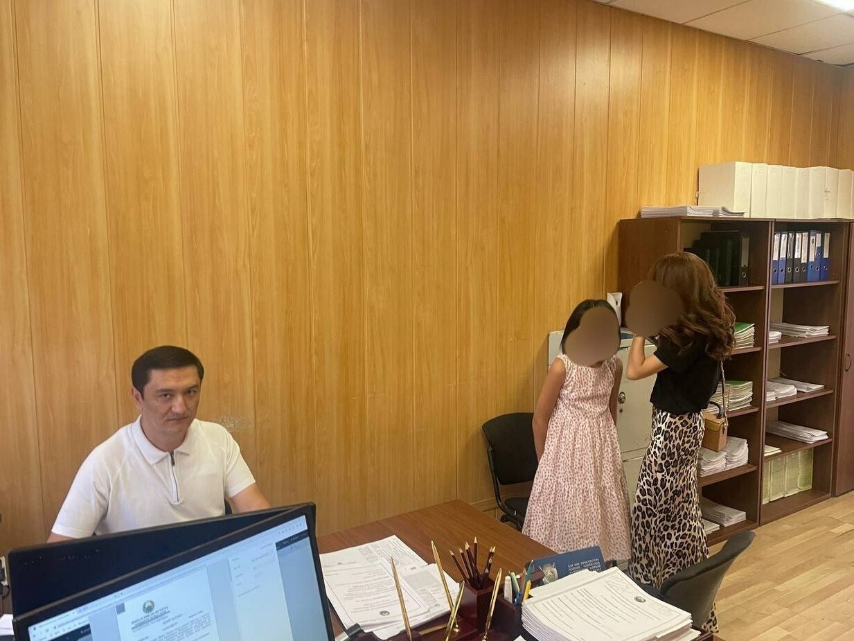 Toshkentda otasi tomonidan olib ketib qolingan 12 yoshli qiz onasiga qaytarildi