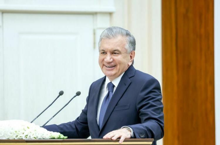 Bayramoldi: Prezident bir guruh o‘qituvchi va murabbiylarni mukofotladi