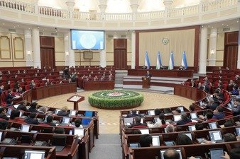 Парламент утвердил увеличение бюджета госорганов на 10 трлн сумов