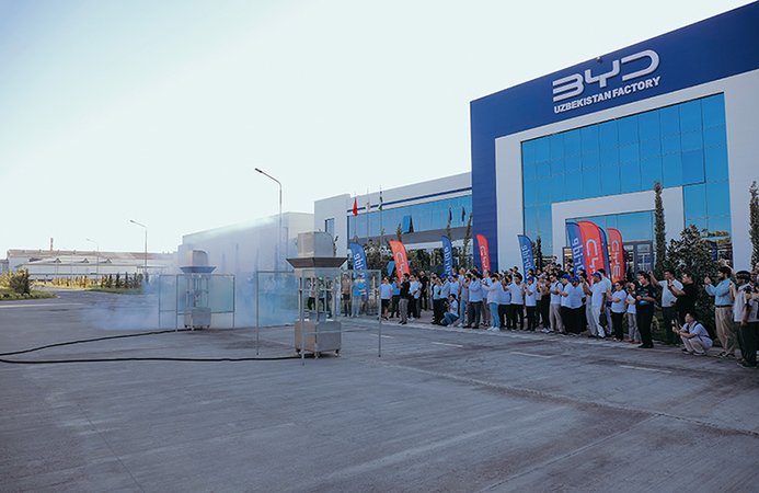 BYD o‘zbek tilidagi ovozli yordamchiga ega dunyodagi ilk avtomobil - SONG PLUS DM-i UzPride’ni taqdim etdi