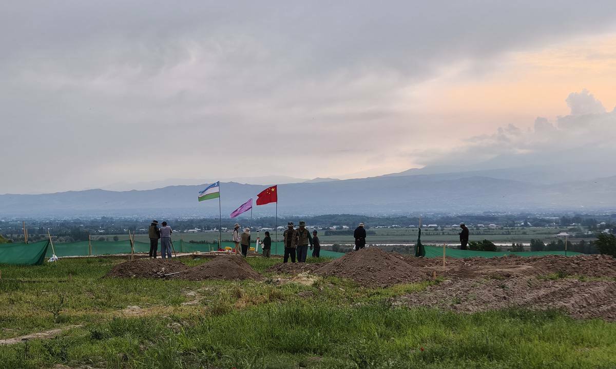 Ming yillik sir: Munchoqtepa yodgorligidan ipak va tangalar topildi