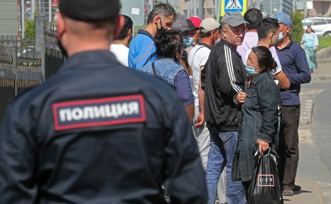 Rossiyada muhojirlar bilan bog‘liq jinoyatlar kamaydi