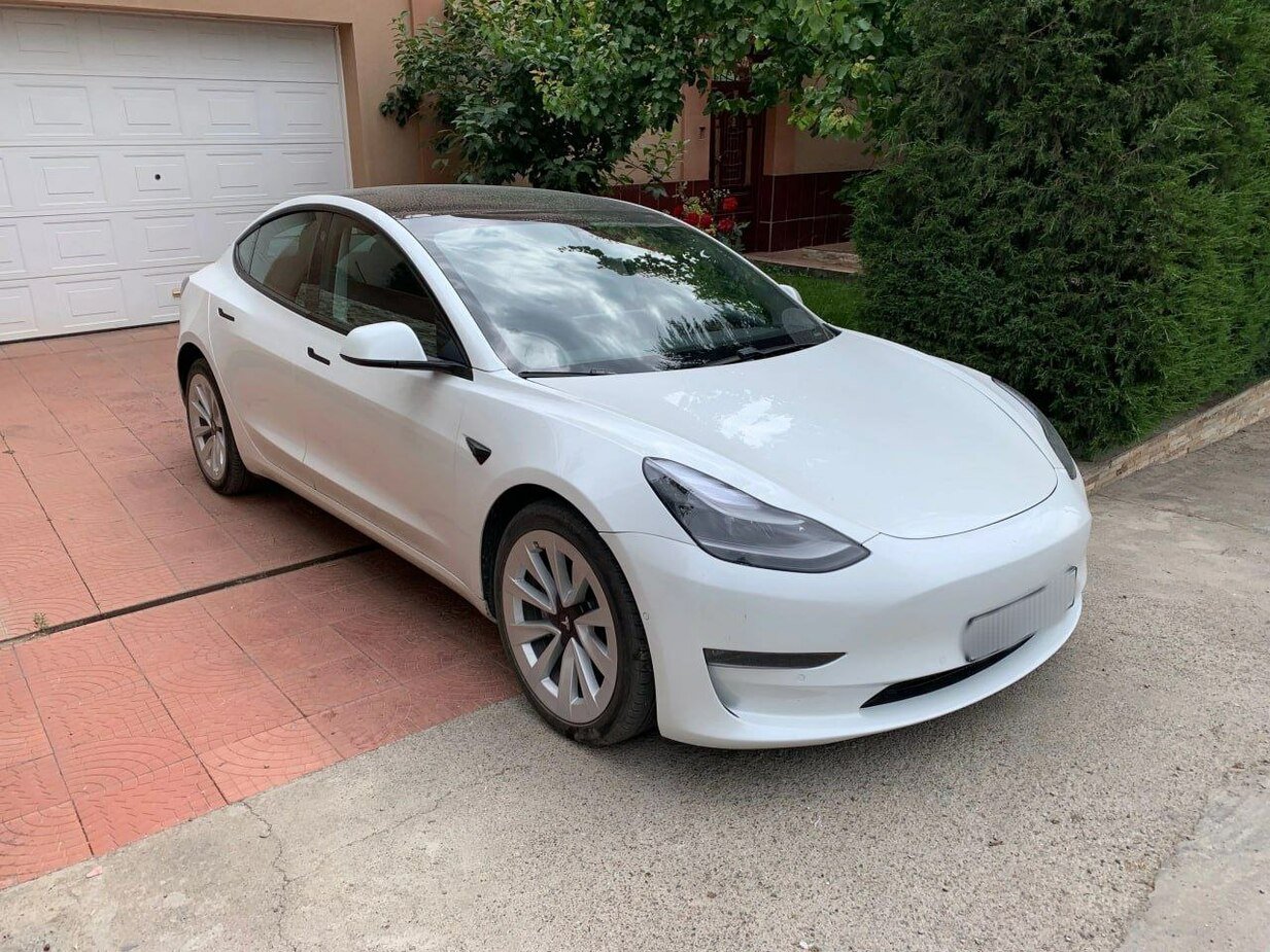 Toshkentda MIB 200 ga yaqin qoidabuzarlik sodir etgan fuqaroning Tesla'sini xatladi