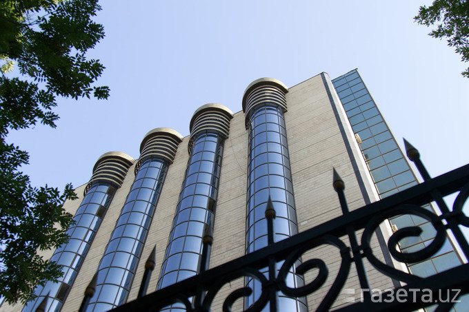 "Туркистонбанк" омонатчиларининг маблағлари муддатидан аввал қайтарилиши маълум қилинди