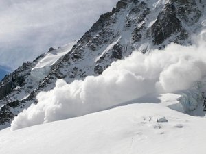 Ўзбекистоннинг тоғли ҳудудларида қор кўчкиси хавфи эълон қилинди