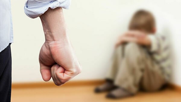Қашқадарёда ўз фарзандларига ўлдириш билан таҳдид қилган ота қамоққа олинди (+видео)
