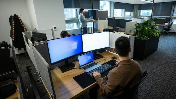 10 yildan keyin ofisda ishlash tarixga aylanadi — LinkedIn asoschisidan kelajak prognozlari