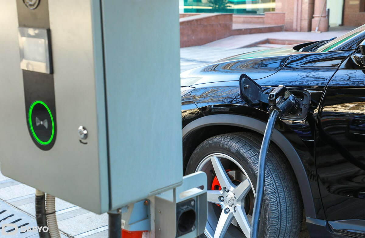 Elektromobillarni zaryadlash stansiyalari majburiy o‘chirilmoqda. Energetika vazirligi nima deydi?