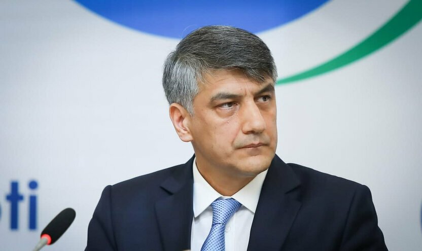 Tillaqatori gazni uy isitish va ovqat pishirishga ishlatib yuboradigan xalqning kosasi oqarmaydi — Alisher Qodirov