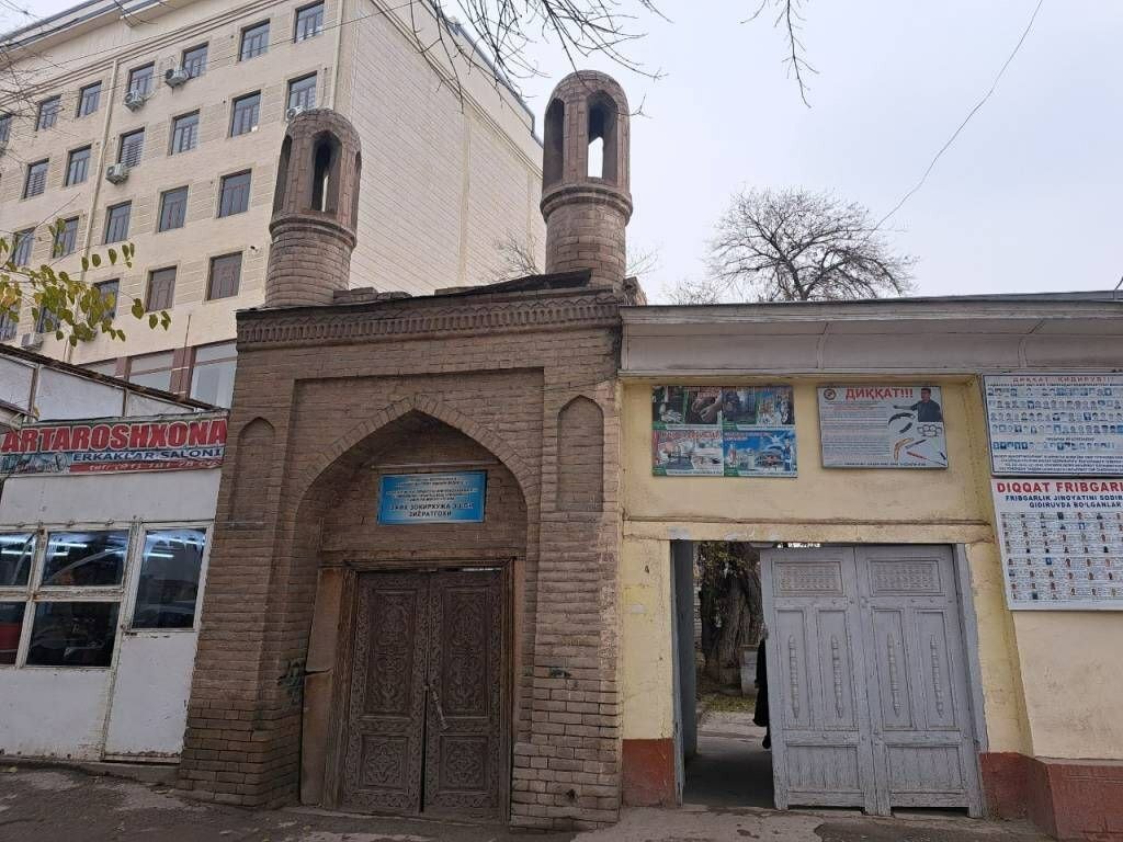 Bosh prokuratura: Namanganda tarixiy yodgorlikni buzib tashlagan rahbarga nisbatan jinoiy ish qo'zg'atildi