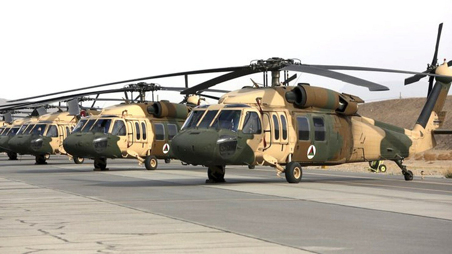 O‘zbekiston afg‘on uchuvchilari olib o‘tgan vertolyotlarning bir qismini AQSHga qaytardi