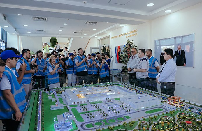 BYD o‘zbek tilidagi ovozli yordamchiga ega dunyodagi ilk avtomobil - SONG PLUS DM-i UzPride’ni taqdim etdi