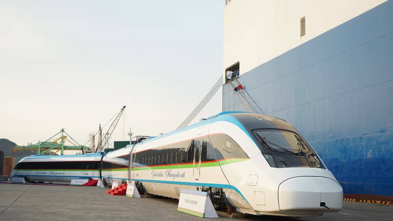 Ташкент — Хива теперь всего за 7 часов: запускается новый высокоскоростной поезд