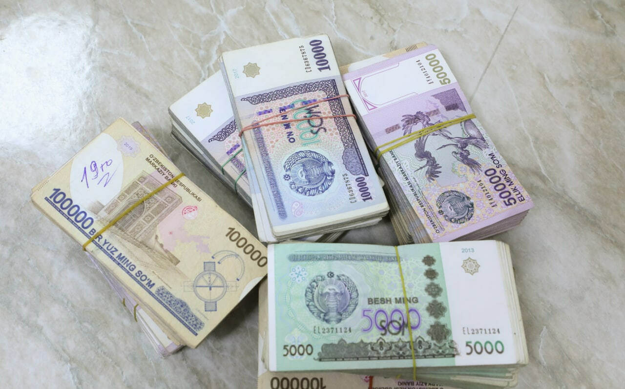 O‘zbekiston moliya bozorida raqamli inqilob: Naqd pulning ulushi nega kamaymoqda?