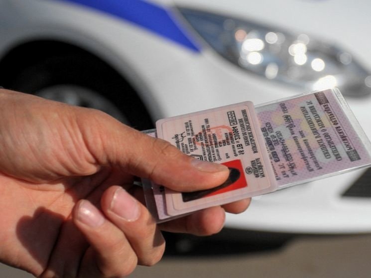Polshadagi o‘zbeklar haydovchilik guvohnomasi bo‘yicha ogohlantirilmoqda
