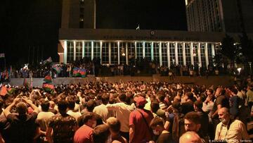 “Қорабоғ бизники!” — Бокуда Озарбайжон армиясини қўллаб-қувватлаган намойиш бўлиб ўтди (+видео) 