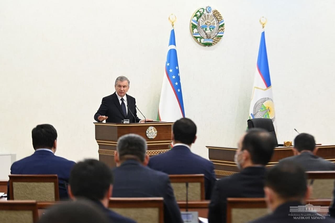 Президент поручил создать условия для безопасного движения на дорогах
