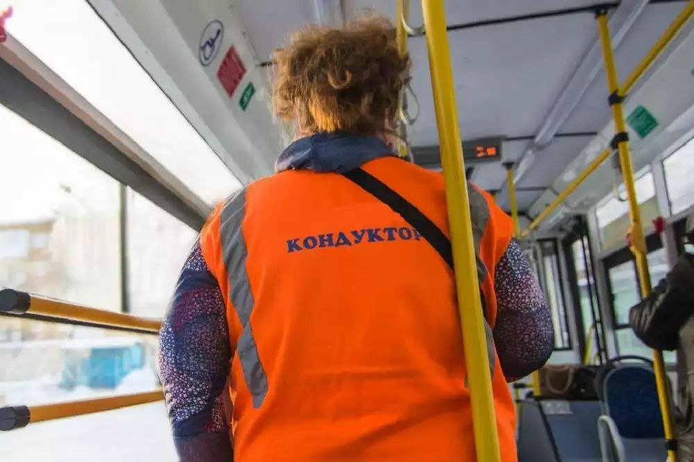 2025-yildan avtobuslarda naqd pul olinmasligi aytildi, konduktorlar ishsiz qoladimi?