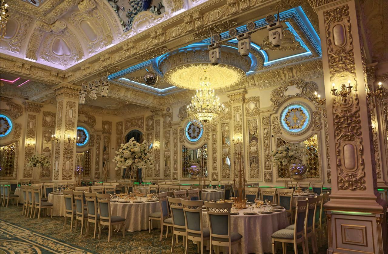 Toshkentda restoran administratori mijozlarni chuv tushirdi