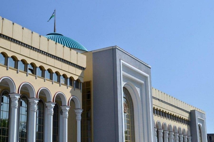 Халқаро журналистга суйкалган ТИВ ходими ишдан бўшатилди
