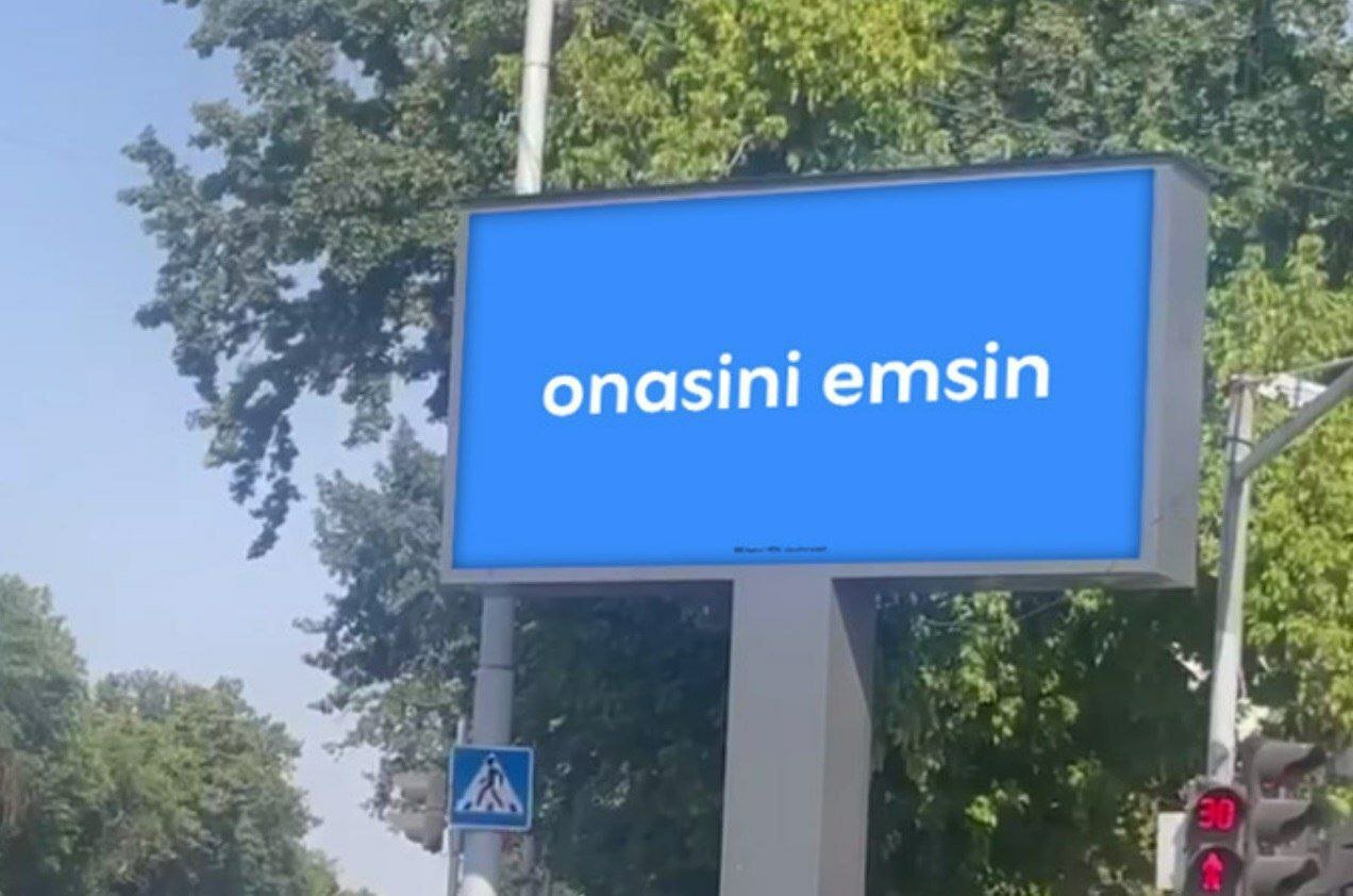 “Onasini emsin” – Toshkentda noodatiy reklama bannerlari paydo boʻldi